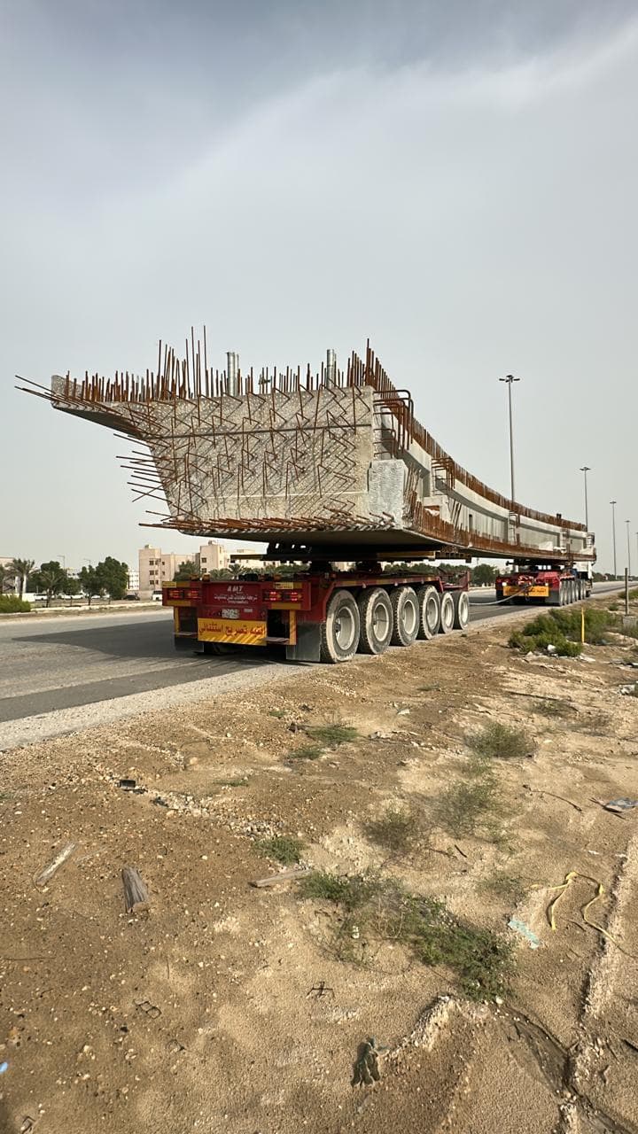 صورة توضيحية لخدمة نقل الجسور والقطع الخرسانية مسبقة الصب باللوابد في السعودية في النقل الثقيل