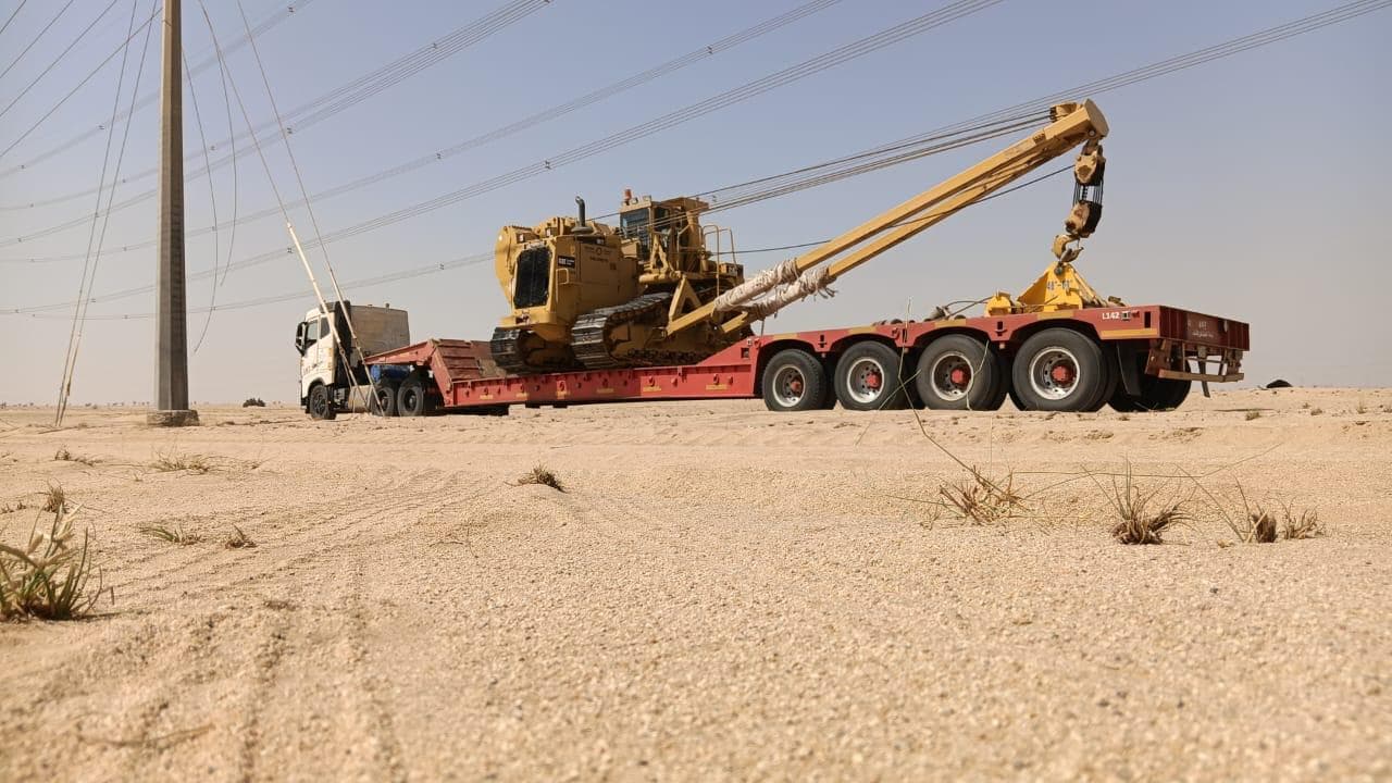 صورة توضيحية لخدمة نقل المصانع والمعدات الصناعية في النقل الثقيل