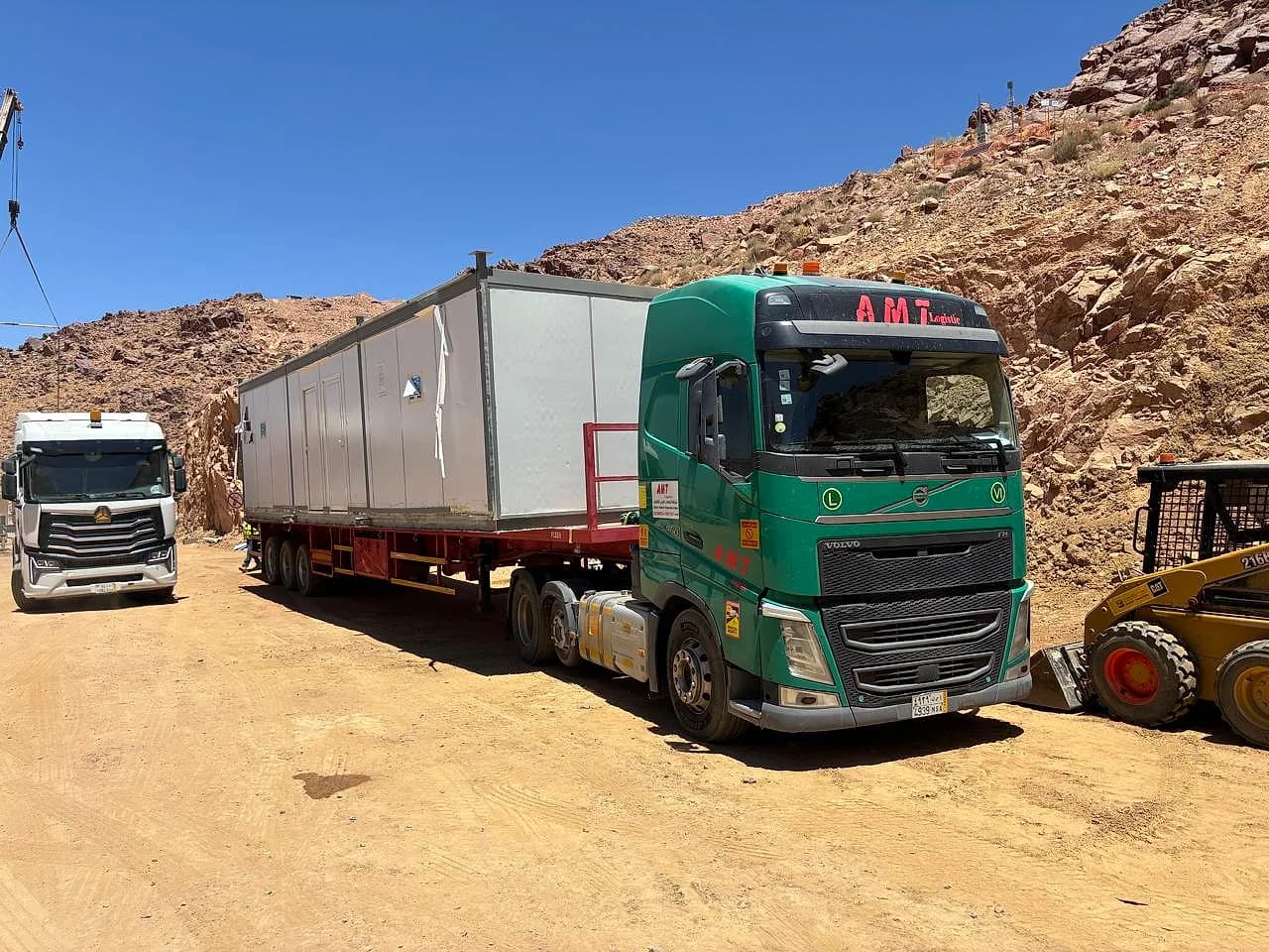 مبنى جاهز على لوبد AMT داخل موقع صخري