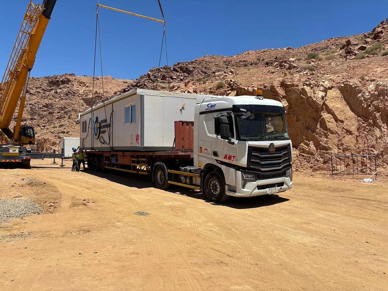 وحدة مكتبية جاهزة على لوبد AMT مع كرين للتفريغ